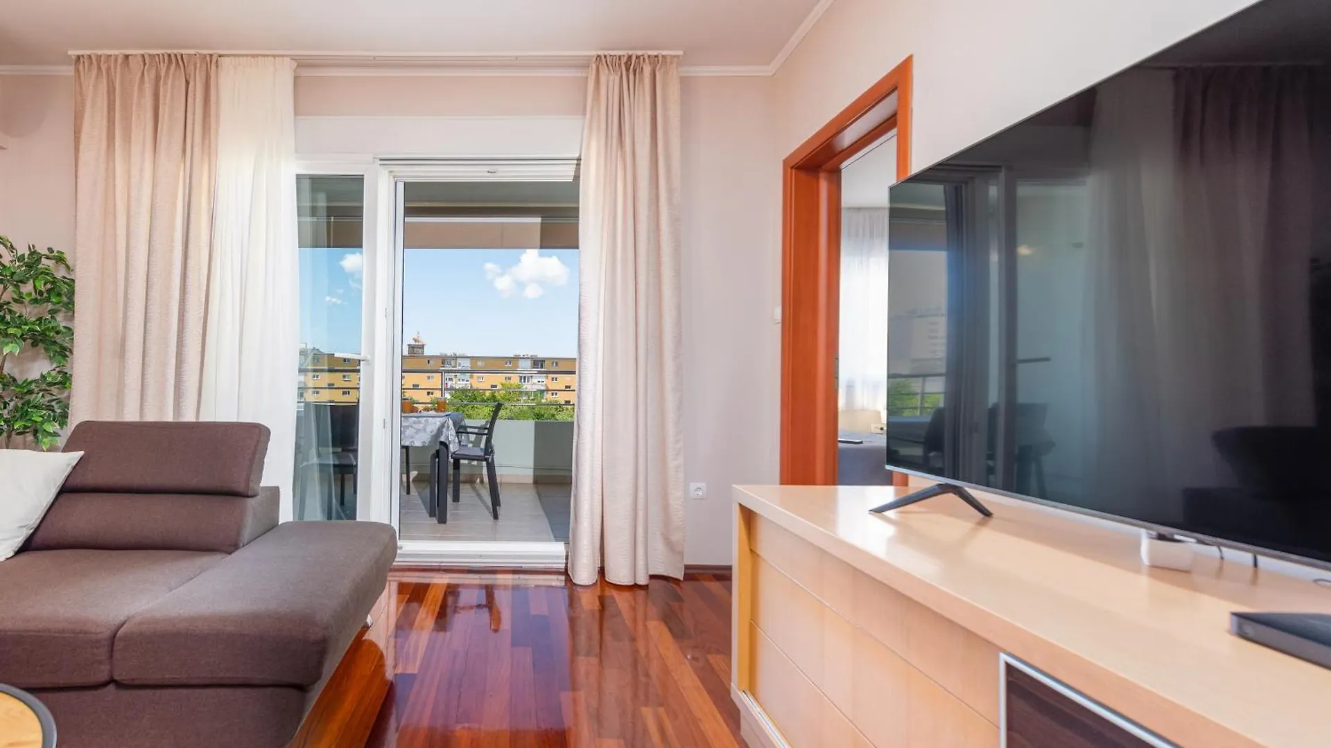 Apartment Matea With Terrace Zadar