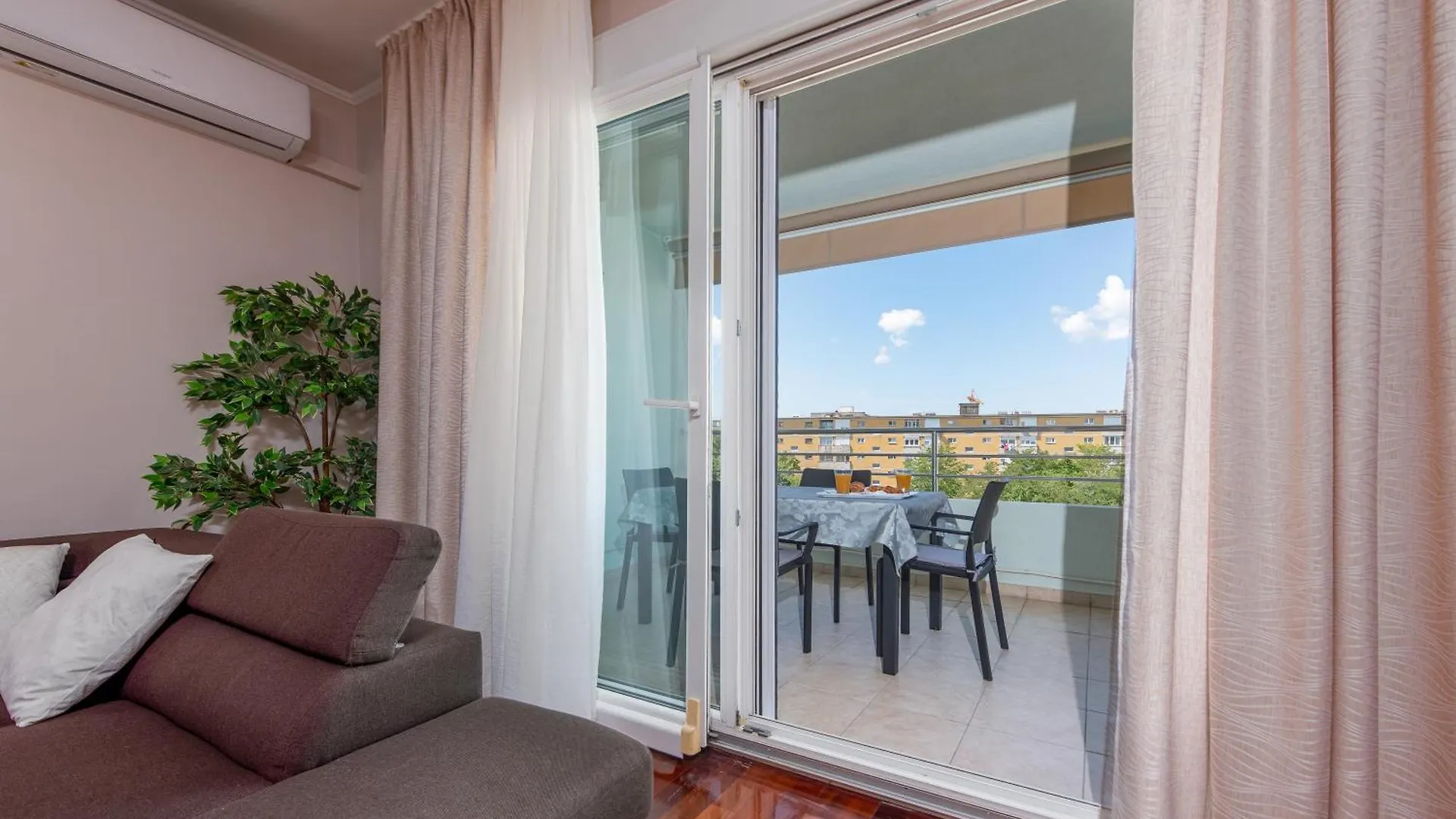 Apartment Matea With Terrace Zadar